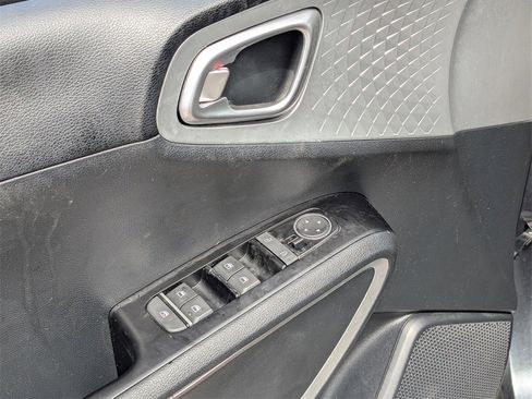 Used 2023 Kia Soul LX w/ LX Technology Package image 14