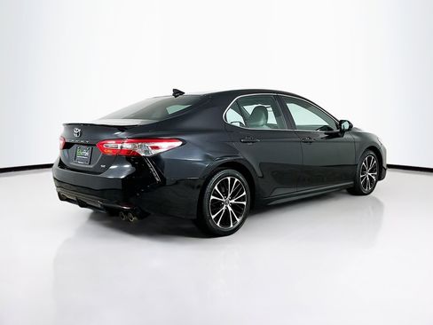 Used 2020 Toyota Camry SE image 9