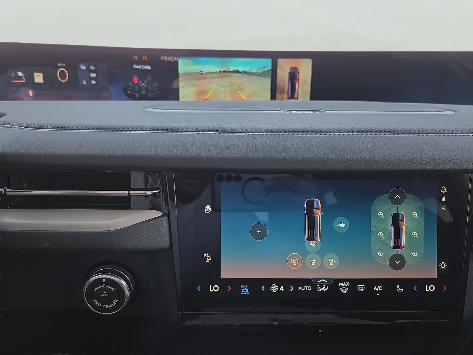 New 2026 Lincoln Navigator L Premier AWD/4WD image 23