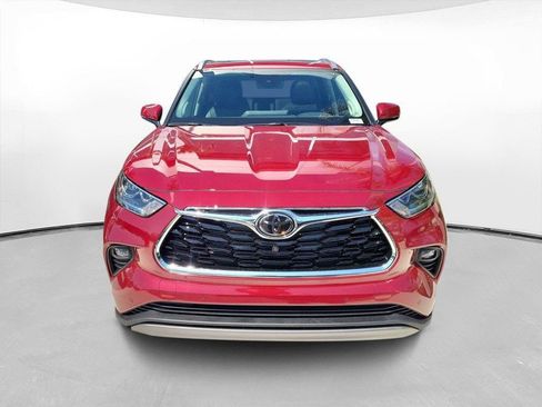 New 2026 Toyota Highlander Platinum AWD/4WD image 2