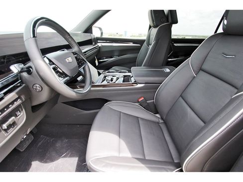 New 2026 Cadillac Escalade ESV Luxury image 6