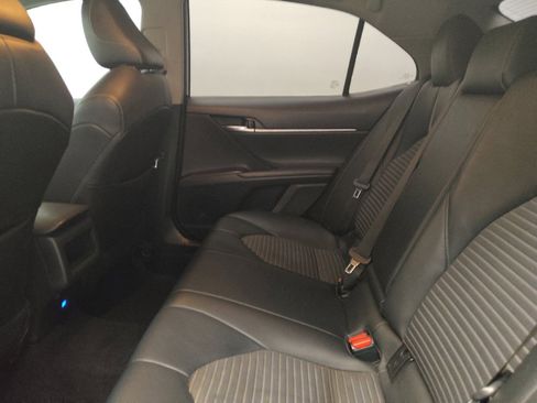 Used 2022 Toyota Camry SE image 18