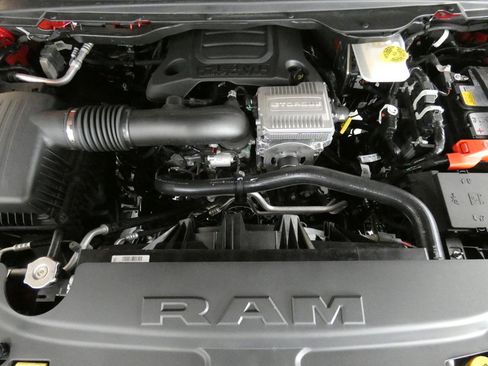 New 2026 RAM 1500 Laramie w/ Chrome Appearance Group AWD/4WD image 27