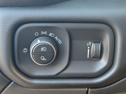 New 2026 RAM 2500 Big Horn AWD/4WD image 23