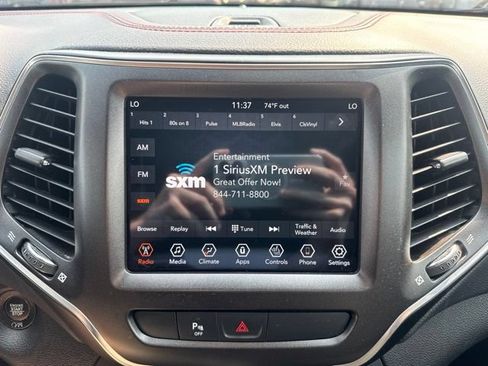 Used 2019 Jeep Cherokee Trailhawk w/ Cold Weather Group AWD/4WD image 16