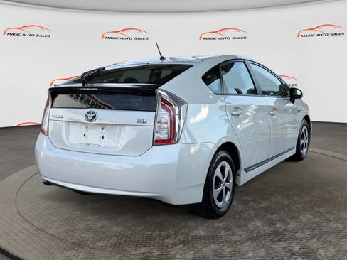 Used 2013 Toyota Prius Two FWD image 8