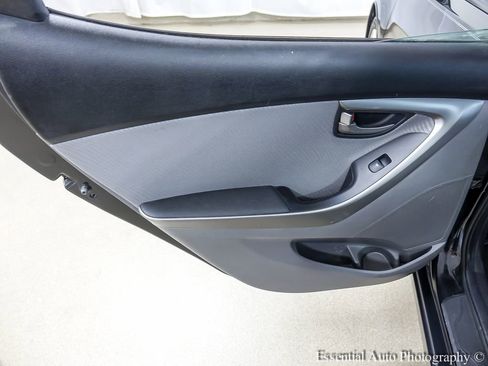 Used 2013 Hyundai Elantra GLS w/ Preferred Pkg image 18