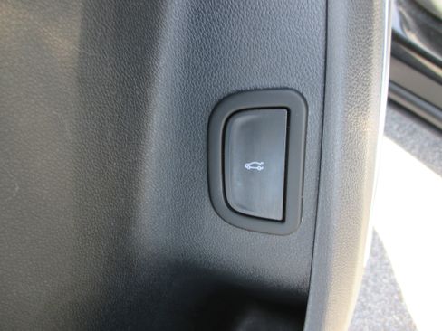Used 2024 Chevrolet Traverse Z71 w/ Enhanced Driving Package AWD/4WD image 14