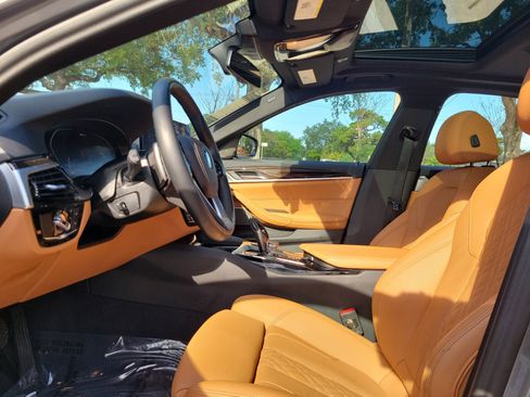 Certified 2023 BMW 530e w/ Premium Package image 21