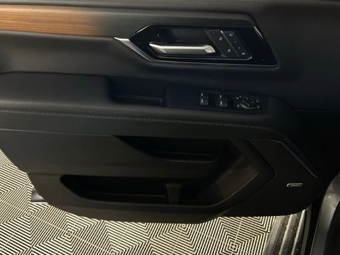 Used 2025 GMC Yukon Denali image 25