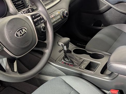 Used 2019 Kia Sorento L FWD image 23