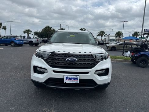 Used 2022 Ford Explorer XLT w/ Equipment Group 202A RWD image 6