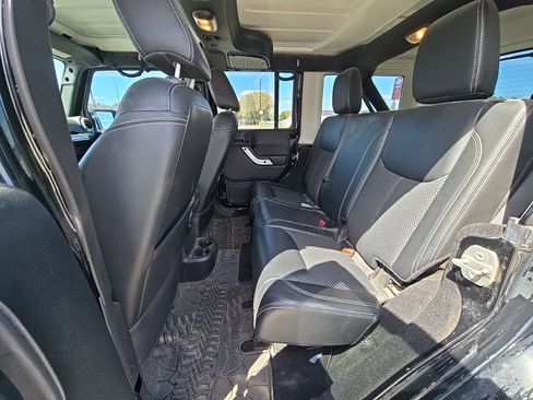Used 2015 Jeep Wrangler Unlimited Sahara AWD/4WD image 10