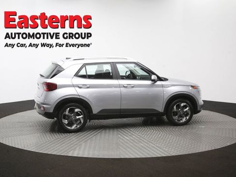 Used 2025 Hyundai Venue SEL FWD image 44