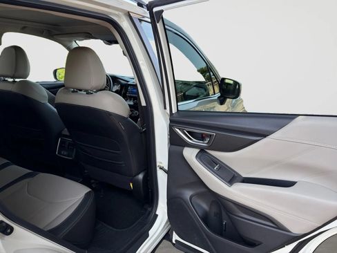 Used 2019 Subaru Forester Limited AWD/4WD image 17