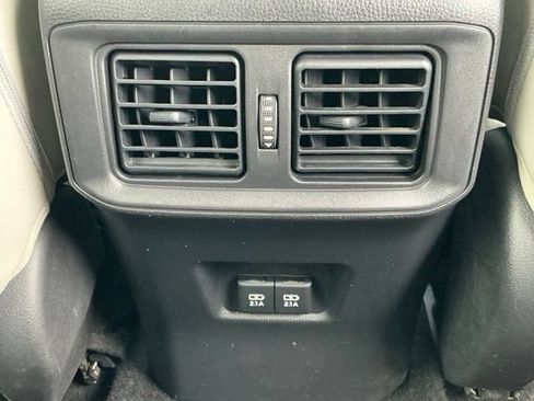 Used 2020 Toyota RAV4 Limited FWD image 23