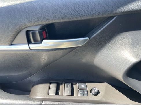 Used 2021 Toyota Camry SE FWD image 20