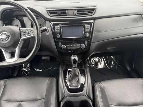 Used 2017 Nissan Rogue SL AWD/4WD image 16