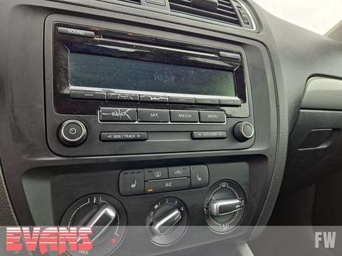 Used 2015 Volkswagen Jetta SE FWD image 7