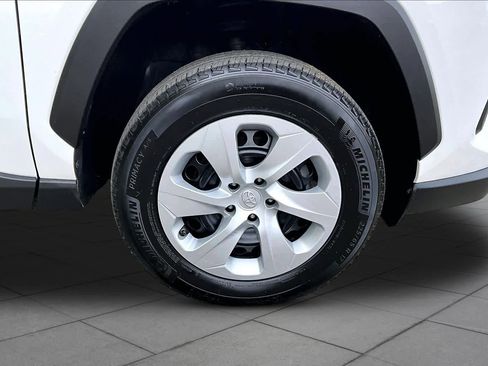 Certified 2023 Toyota RAV4 LE AWD/4WD image 11