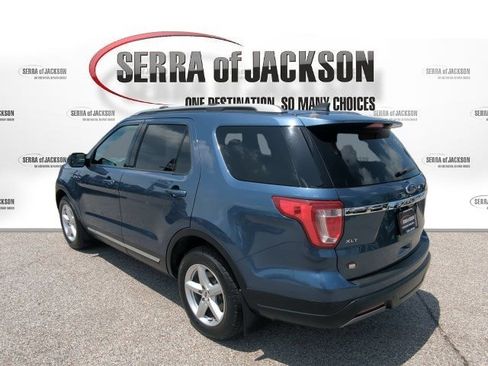 Used 2019 Ford Explorer XLT FWD image 6