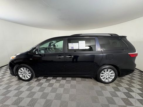 Used 2017 Toyota Sienna AWD image 4
