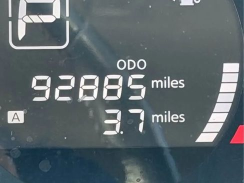 Used 2016 Nissan Versa Note SV image 9