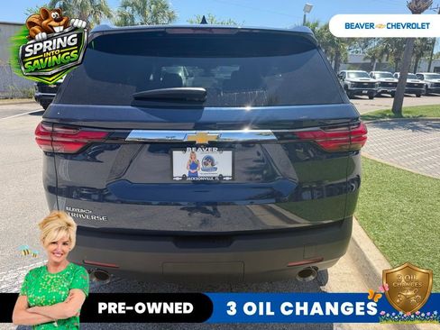 Used 2023 Chevrolet Traverse LS image 5
