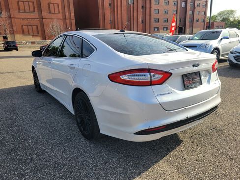 Used 2016 Ford Fusion SE w/ Equipment Group 202A FWD image 4