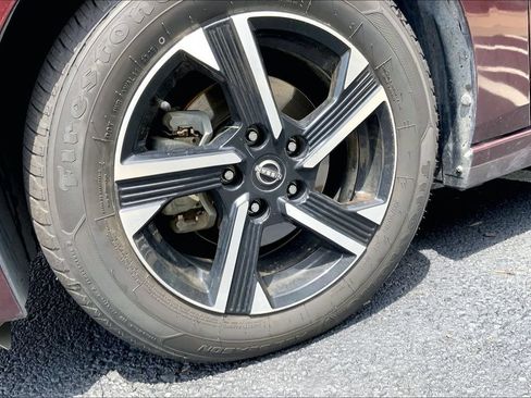 Used 2025 Nissan Sentra SV FWD image 3