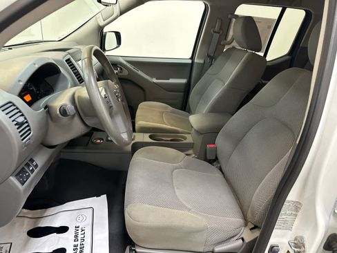 Certified 2020 Nissan Frontier SV image 4