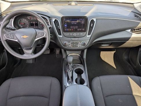 Used 2025 Chevrolet Malibu LT FWD image 14