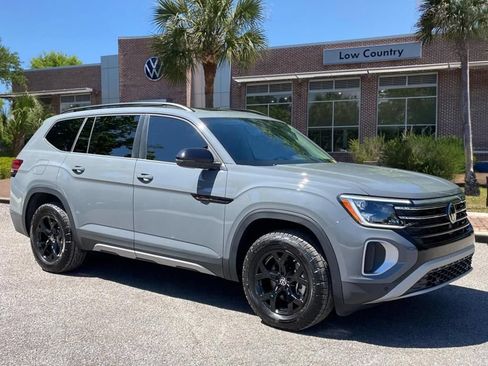 Used 2026 Volkswagen Atlas Peak Edition AWD/4WD image 1