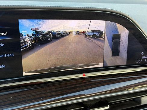 Used 2023 Cadillac Escalade Premium Luxury image 19