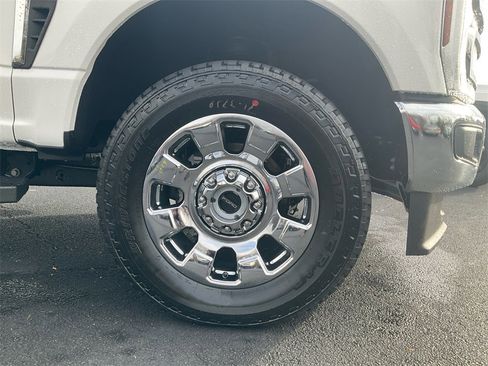 New 2026 Ford F250 Lariat w/ Chrome Package image 15