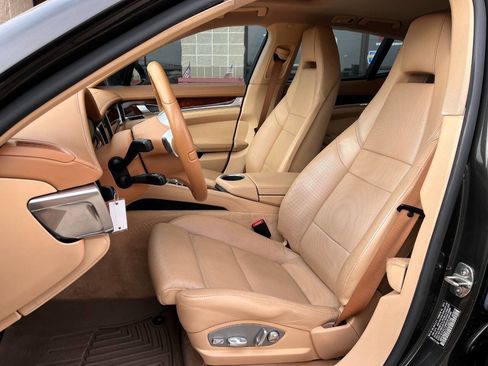 Used 2012 Porsche Panamera 4S image 9