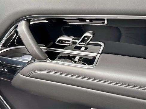 New 2025 Land Rover Range Rover Long Wheelbase SE image 19