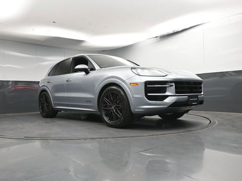 Certified 2025 Porsche Cayenne GTS image 30