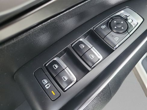 Certified 2022 Kia Sorento S FWD image 28