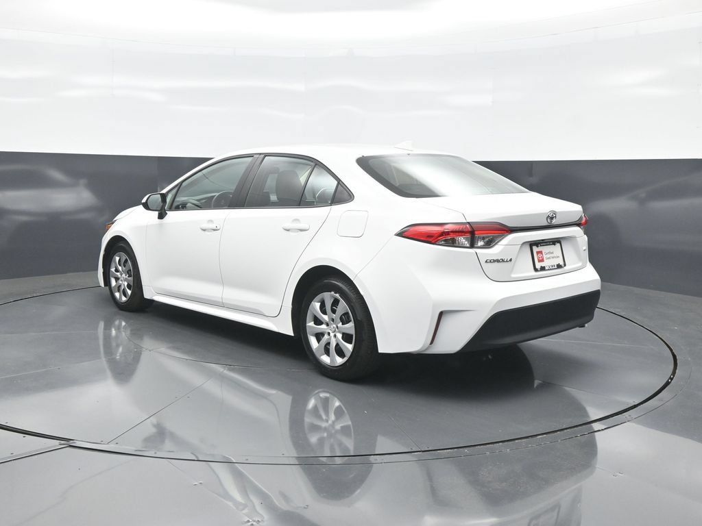 Used 2026 Toyota Corolla LE FWD image 5