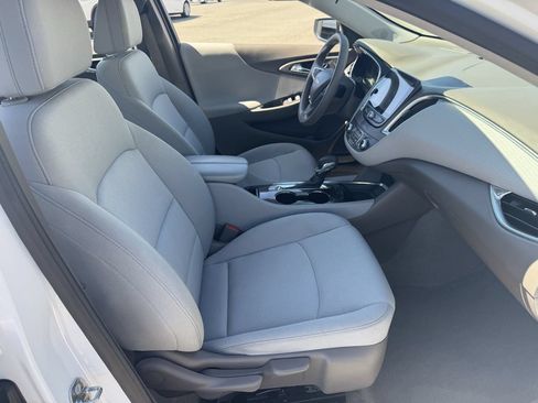 Used 2021 Chevrolet Malibu LT FWD image 12