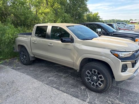Used 2023 Chevrolet Colorado Z71 w/ Z71 Convenience Package 2 AWD/4WD image 4