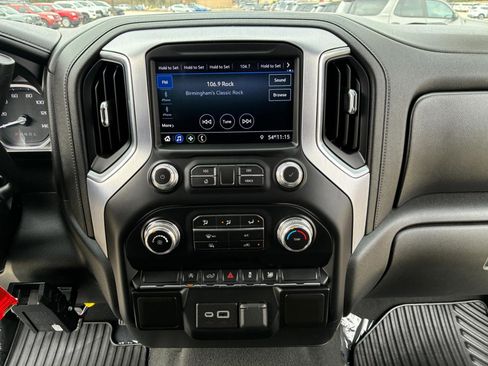 Used 2021 GMC Sierra 1500 SLE image 19