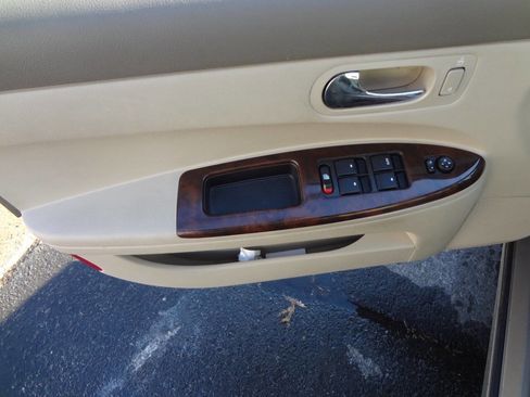 Used 2007 Buick LaCrosse CXL image 12