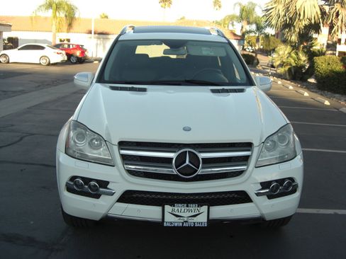 Used 2010 Mercedes-Benz GL 450 4MATIC 4dr GL 450 image 2