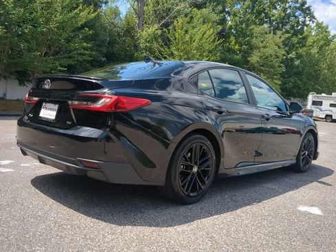 Used 2025 Toyota Camry SE FWD image 4