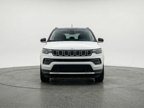 Used 2025 Jeep Compass Limited image 2