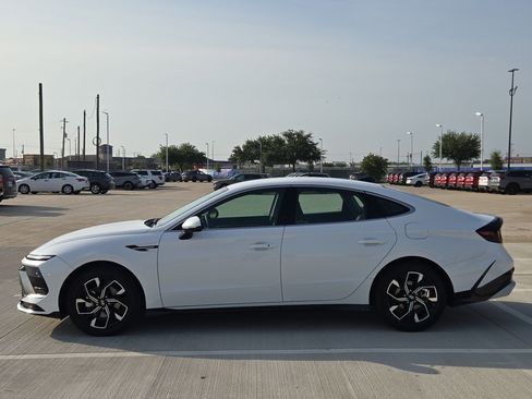 Used 2025 Hyundai Sonata SEL FWD image 7