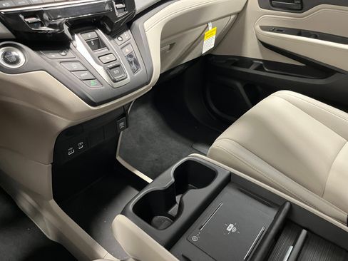 New 2026 Honda Odyssey EX-L image 14
