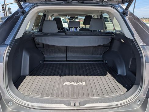 Used 2023 Toyota RAV4 XLE w/ Convenience Package image 9